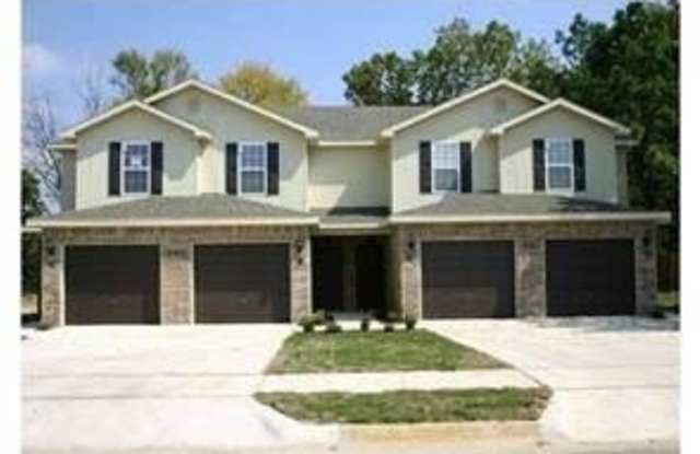 2105 Azlin  PL Unit #D - 2105 Azlin Place, Siloam Springs, AR 72761