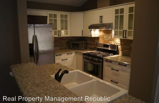 23 Tulip Hill Ct - 23 Tulip Hill Court, The Woodlands, TX 77380
