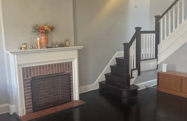 2821 Clifton Avenue #6 Gallery 3