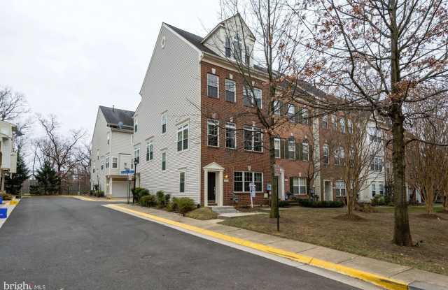 6490 POWATAN KNOLL COURT - 6490 Powatan Knoll Court, Lincolnia, VA 22312