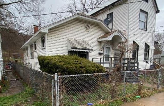 1316 W John W Gwynn Jr Ave A - 1316 W John H Gwynn Jr Ave, Peoria, IL 61605