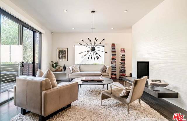 7600 WILLOW GLEN Road Gallery 2
