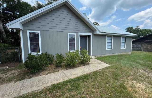 7823 Coronet Ln - 7823 Coronet Lane, Ensley, FL 32514