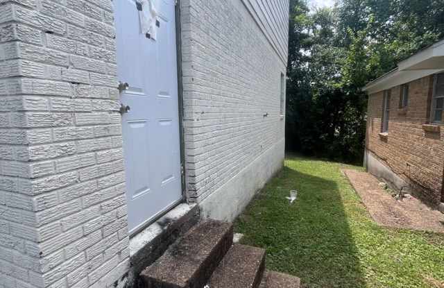 Renovated house in quite Neighborhood Gallery 4