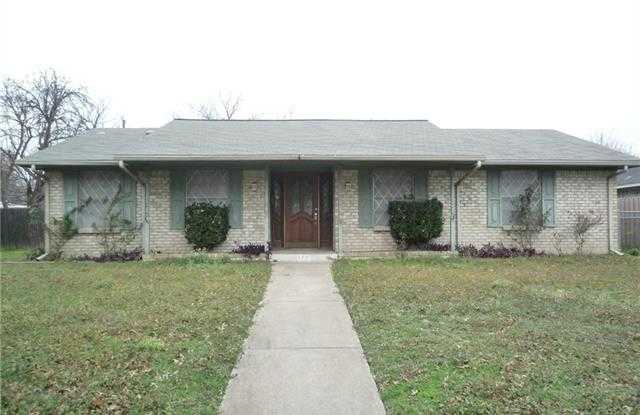 509 Arbor Lane - 509 Arbor Lane, Lancaster, TX 75134