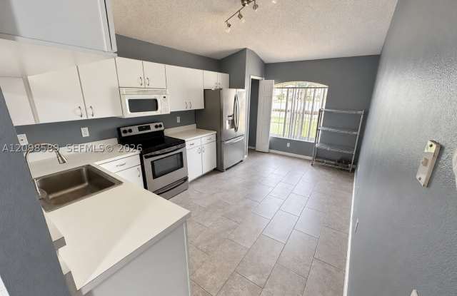 12550 CASTLEMAIN TRL Gallery 4