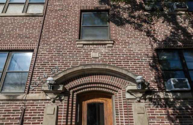 1342 West Foster Avenue Gallery 2