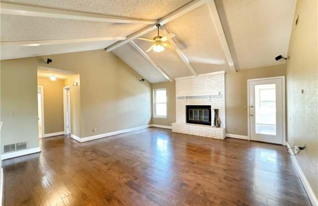 1202 Bobwhite  LN Gallery 3