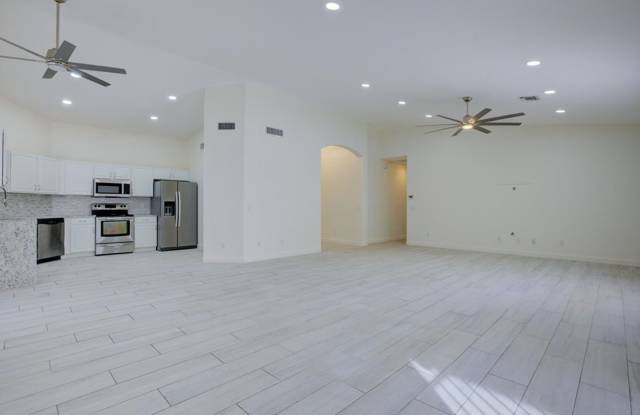 $500 OFF FIRST FULL MONTHS RENT! photos photos