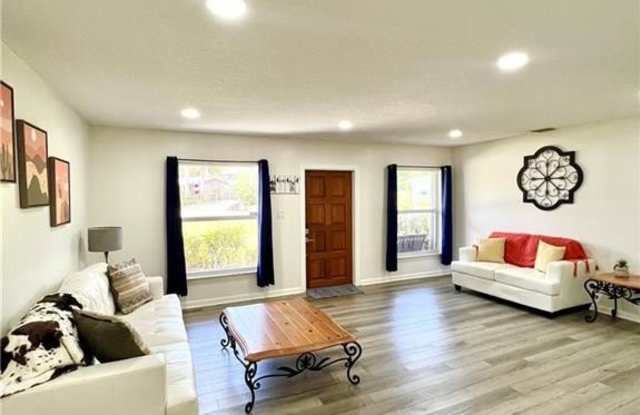 4215 NE Carrol Court photos photos