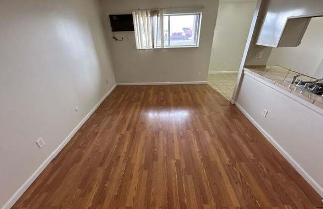 21761 Hillside Drive Gallery 3