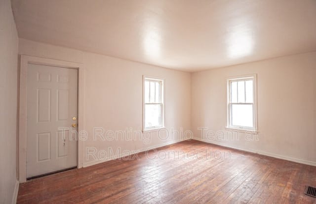 1852 Genessee Ave - 1852 Genessee Avenue, Columbus, OH 43211