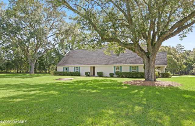 2407 E Broussard Road Gallery 3