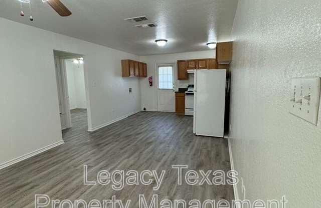 701 Miracle Ln - 701 Miracle Lane, Cleburne, TX 76033