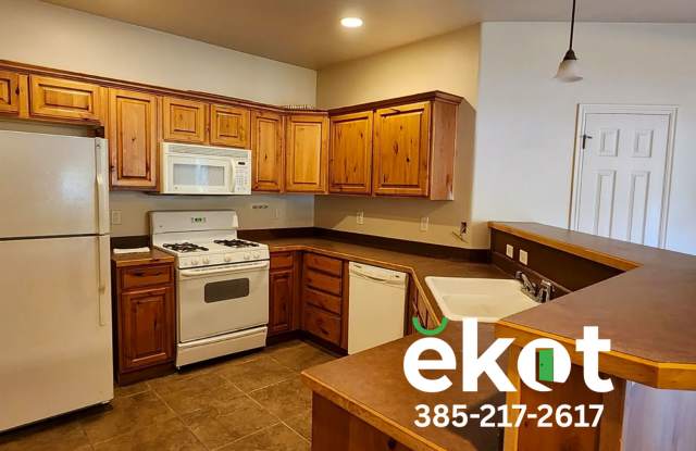 Charming 3-Bed Pleasant Grove Home Near Utah Lake & Trails photos photos