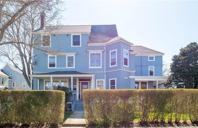 39 Cranston Avenue - 39 Cranston Avenue, Newport, RI 02840