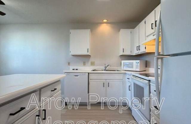 1010 W South Gallery 3