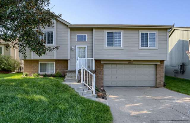 Must See 3 Bedroom In Coyote Run!! photos photos