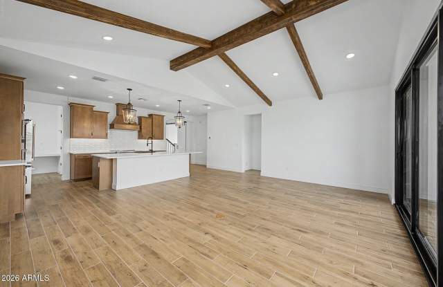 1131 E YELLOWSTONE Place Gallery 4
