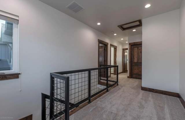 8525 South 1000 West Gallery 4