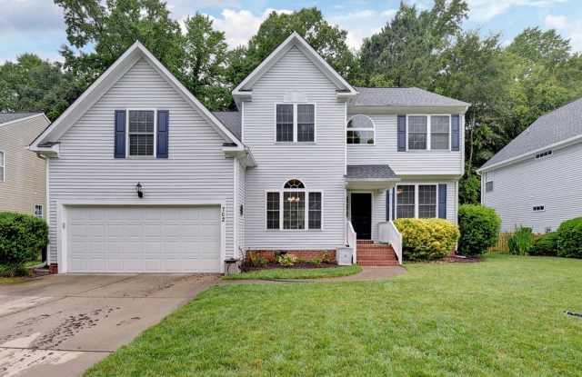 Spacious Home on Wooded Lot! photos photos