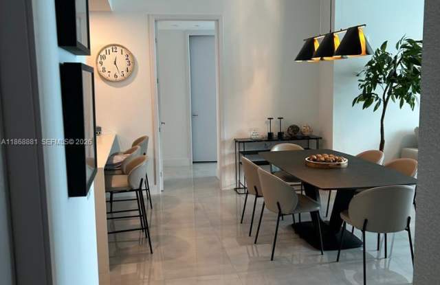 17550 Collins Avenue Gallery 2