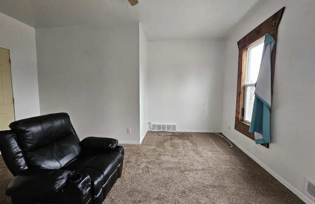 1313 Main Street West - 2 Gallery 2