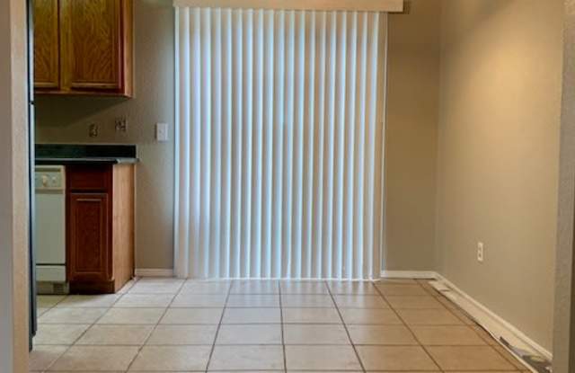 3577 Hemlock Place Gallery 3