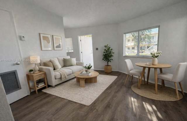 251 Hibiscus Dr photos photos