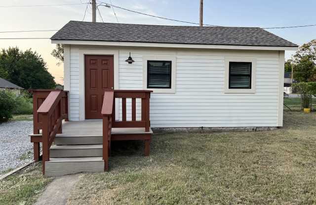 1145 E Haskell St - REAR photos photos