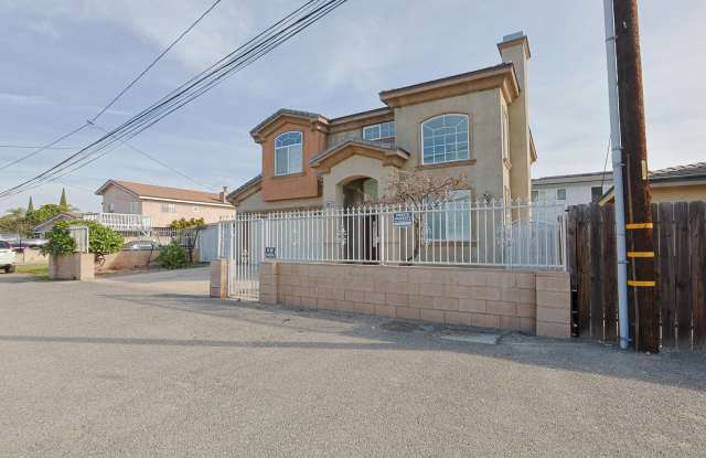 Beautiful Single Family in Garden Grove for Rent - 8287 Lampson Avenue, Garden Grove, CA 92841