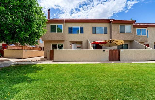 Stylish Dobson Glen Townhome | Updated Kitchen, Loft & Pool Access photos photos