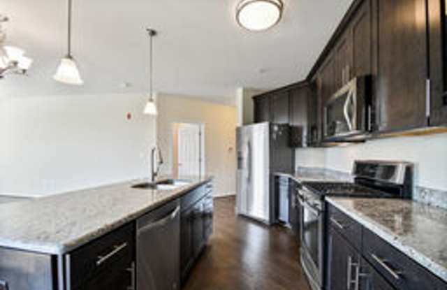 Spacious and Modern 2BR/2BA Condo in Norbeck Crossing photos photos