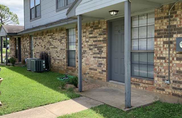 109 Peachtree Ct - C - 109 Peachtree Ct, Kennedale, TX 76060