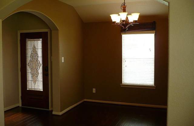 28638 Lockeridge Farms Drive Gallery 4