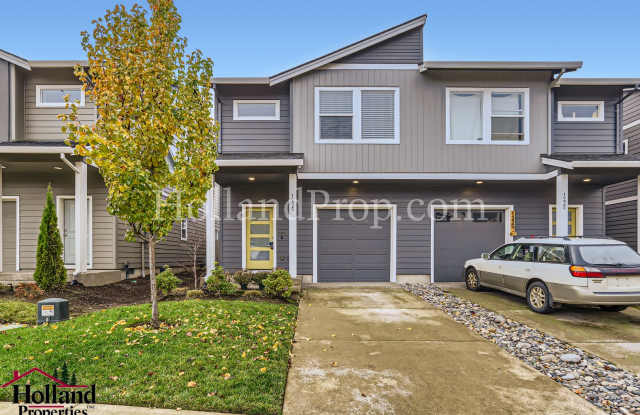 Gorgeous & Spacious Single-Home 3 beds 2.5 bath Available for you! NEW PRICE! photos photos