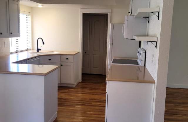 3350 Arapaho Dr Gallery 3