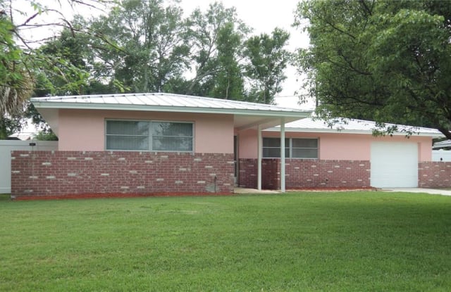 1841 PATLIN CIRCLE N - 1841 North Patlin Circle, Largo, FL 33770