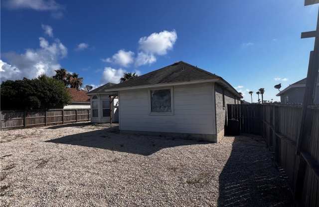 14033 Coquina Bay Avenue Gallery 2