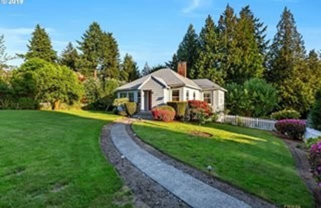 2212 SW Taylors Ferry Road - 2212 Southwest Taylors Ferry Road, Portland, OR 97219