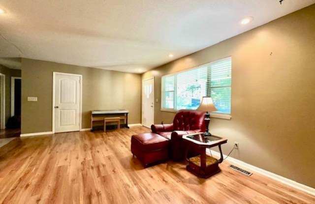 2 Bedroom/2 Bathroom Home • Mountain View Gallery 4