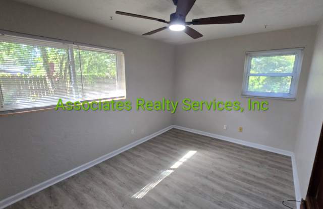 Beautiful 3 Br/1 Ba in  Carol Estates Gallery 3