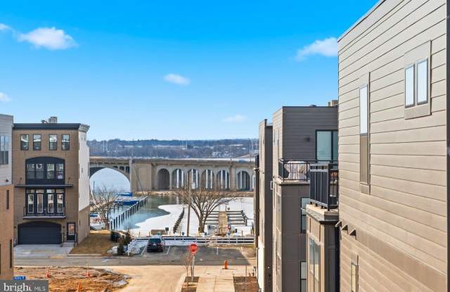 100 GLASS Lane photos photos