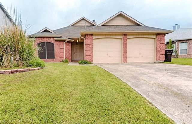 821 Ingleside Drive - 821 Ingleside Drive, Plano, TX 75075