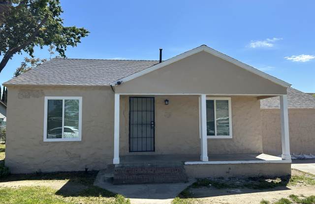 734 Angelus Street - 734 Angelus Street, Turlock, CA 95380