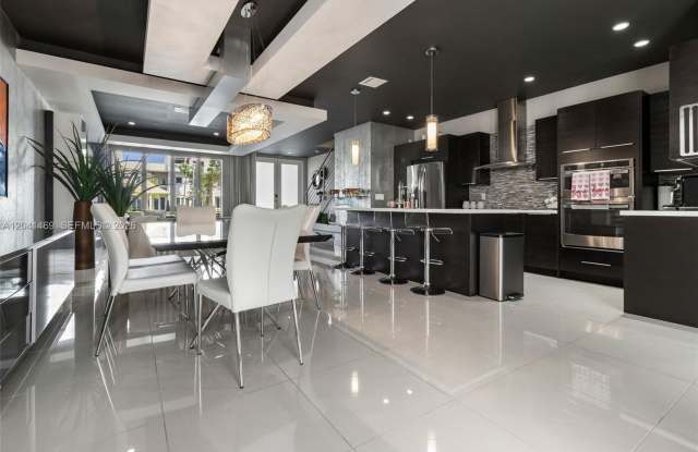 6306 NW 104th Path, Doral, FL 33178 - 3054 photos photos