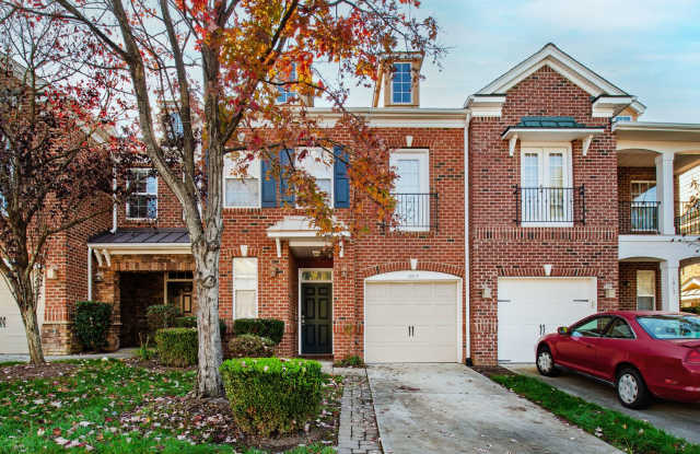 Charming 2-Bedroom Townhome in Desirable Remington Oaks, Cary! photos photos