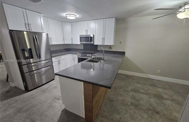 7302 Northwest 76th Drive photos photos