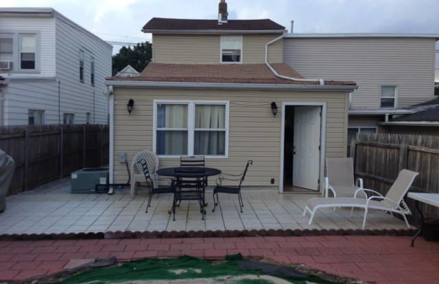 270 Westervelt Pl - 270 Westervelt Place, Lodi, NJ 07644
