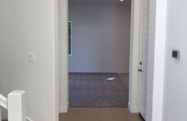 115 Newall Gallery 4